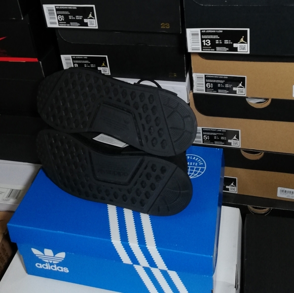 ADIDAS NMD_R1 SPECIAL EDITION DEEP BLACK/PINKISH WOMEN'S SZ7 BRAND NEW IN BOX - Picture 9 of 13